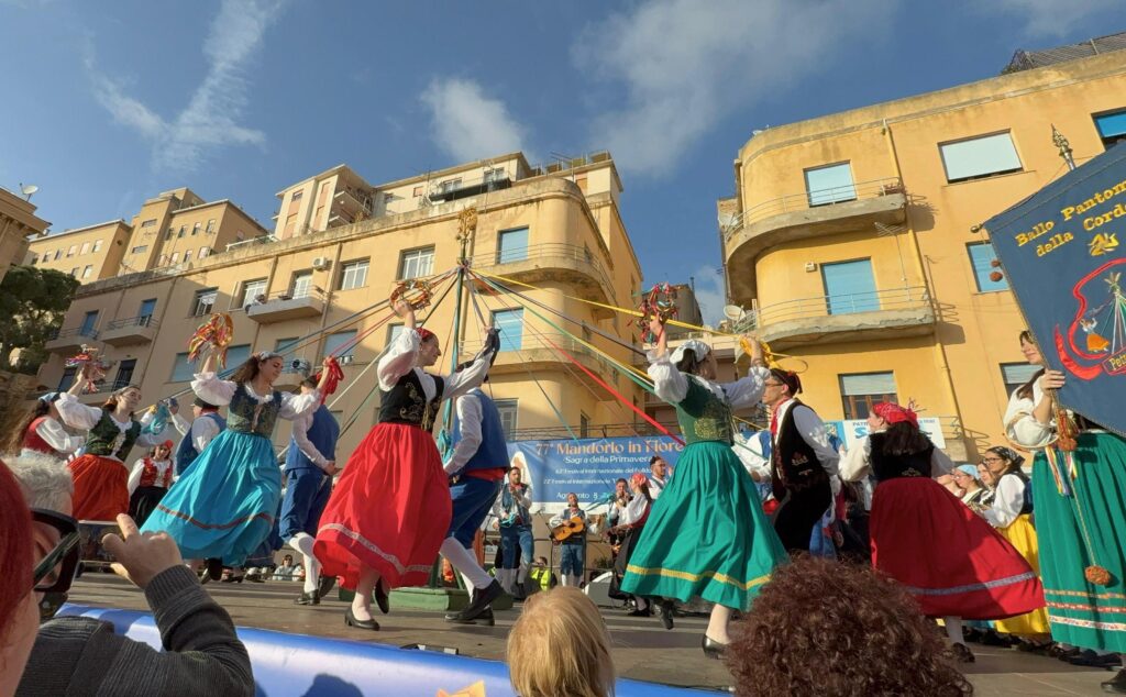 Il Ballo della Cordella alla Festa del Mandorlo in Fiore