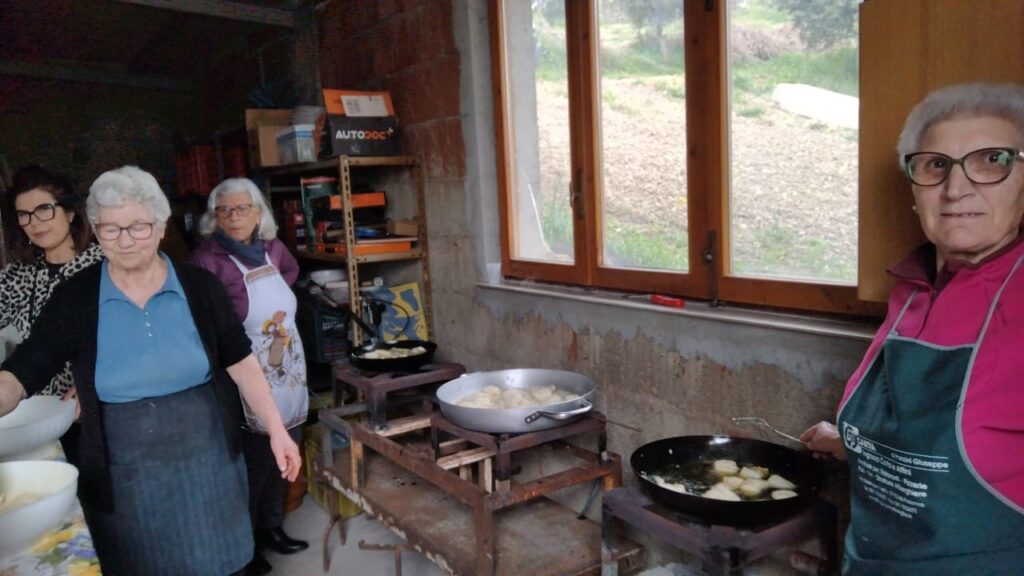 A Castellana Sicula , i Virginieddi organizzati dalle locali confraternite di San Giuseppe