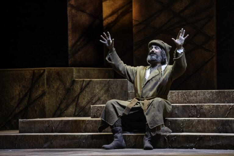 Simone Cristicchi al Teatro Biondo di Palermo è autore e interprete di Franciscus