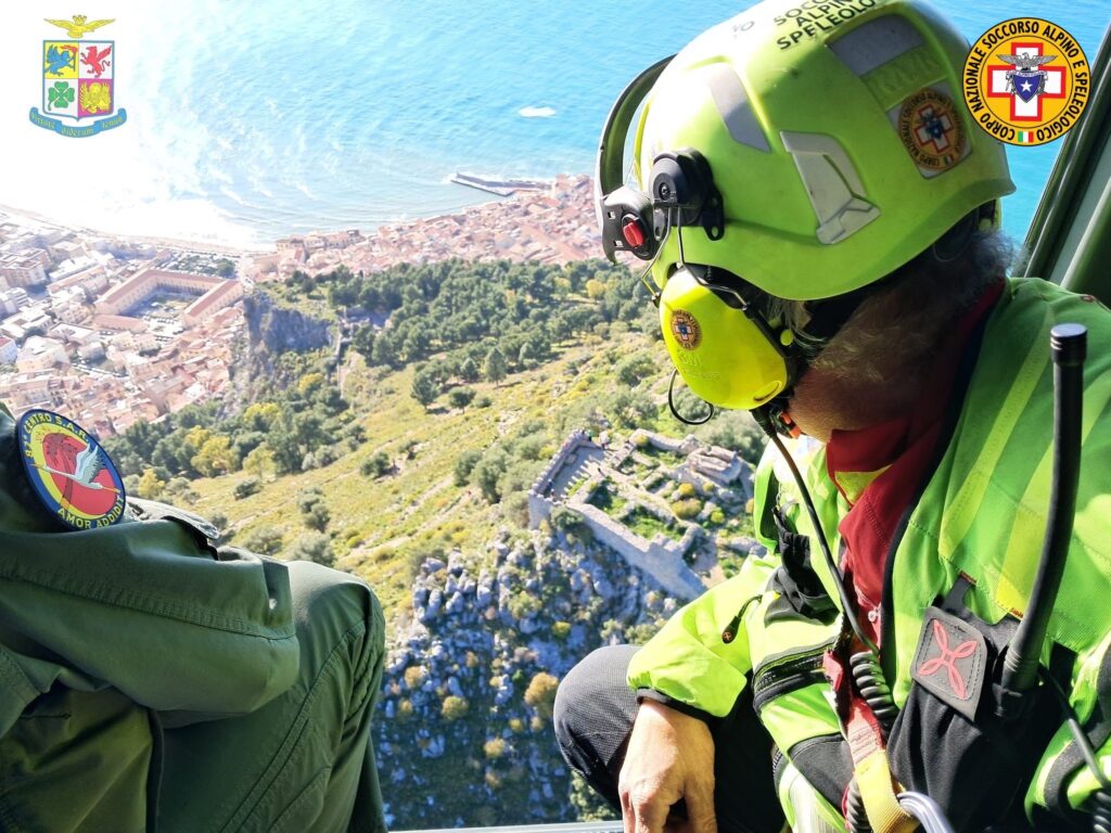 Cefalù, intervento in elicottero sulla Rocca per una turista francese infortunata