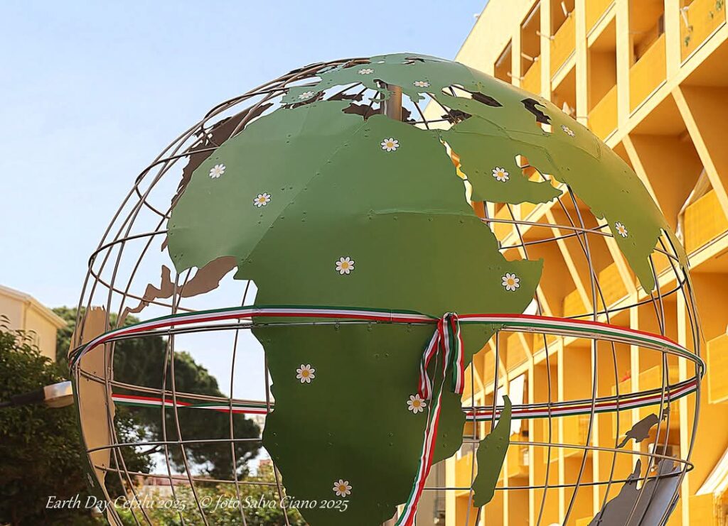 Earth Day 2025: a Cefalù il grande globo terrestre del MASCI