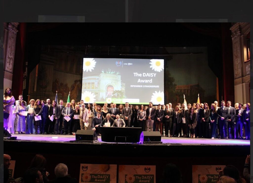 Sanità, consegnati i Daisy Awards, il riconoscimento internazionale per 13 infermieri straordinari