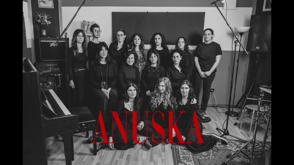 “Anuska”, brano di Beatrice Campisi con Francesca Incudine e il coro “Corda-Voci di Donne”, liberamente ispirato alla storia della partigiana Teresa Vergalli.