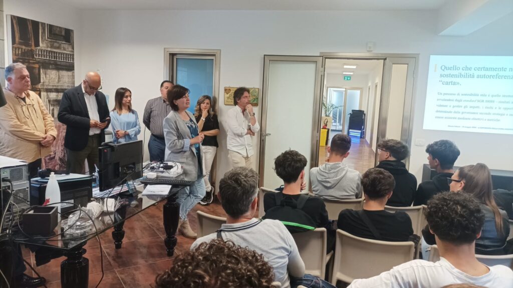 Gli studenti dell’Istituto Pietro Domina ospiti a Melilli (SR) presso la Cisma Ambiente Spa per studiare le buone pratiche ambientali