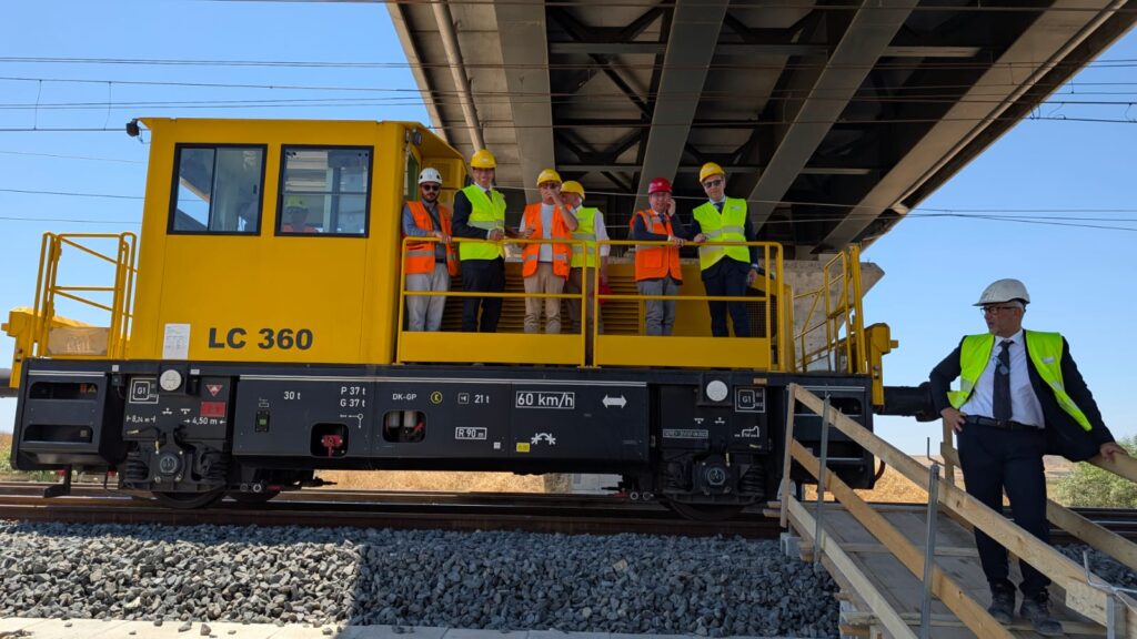 Ferrovie, sopralluogo di Aricò nel cantiere della Palermo-Catania. «Entro l’anno l’apertura della “Bicocca-Catenanuova”