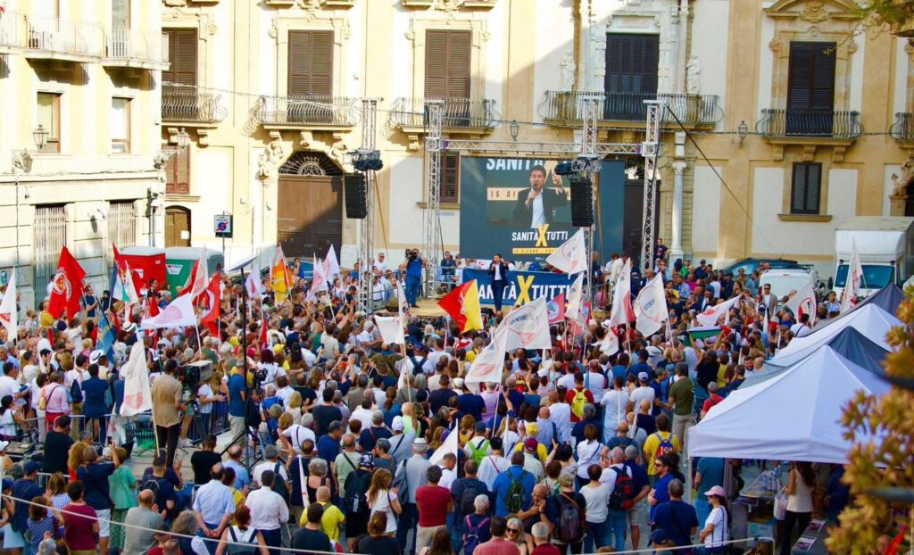 Sanità pubblica. Ieri in piazza il M5S