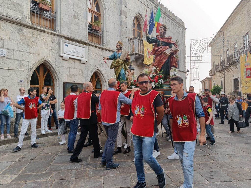 Petralia Soprana festeggia i Santi Patroni Pietro e Paolo: un intreccio di fede, musica e comunità