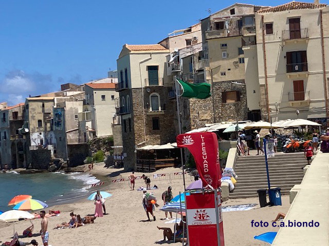 Cefalù. Riapertura alla balneazione della spiaggia libera del Lungomare Giardina