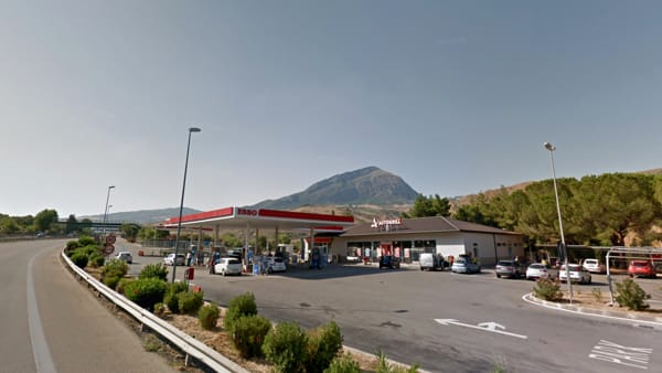 Area di servizio di Scillato, trovano un portafogli con 1800 euro(e non solo) e lo consegnano ai Carabinieri