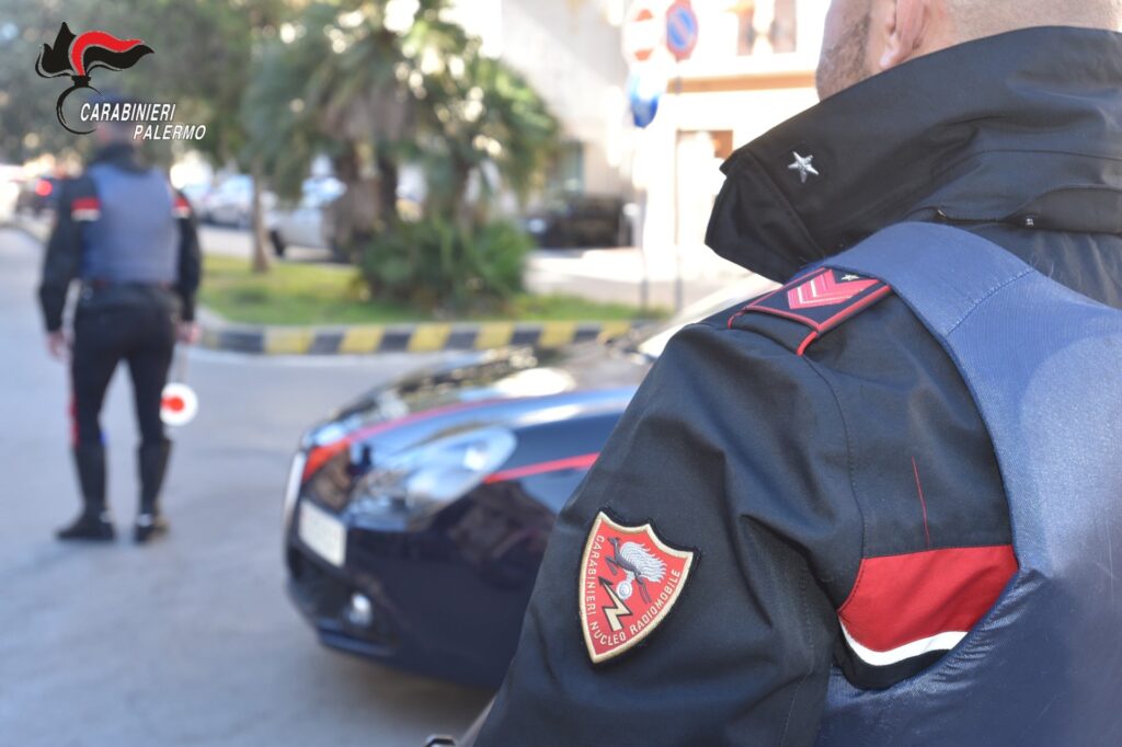Droga e 12mila euro in contanti,in manette pusher