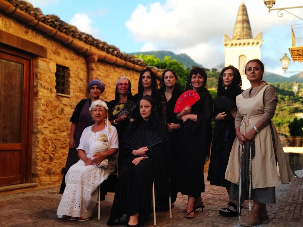 Lascari. “La casa di Bernarda Alba” del Teatro della Roccia