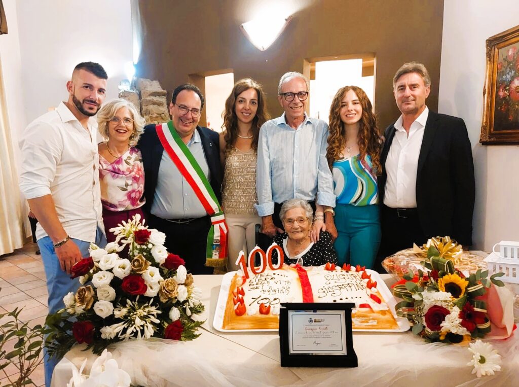 Gangi,100 anni per nonna Giuseppina