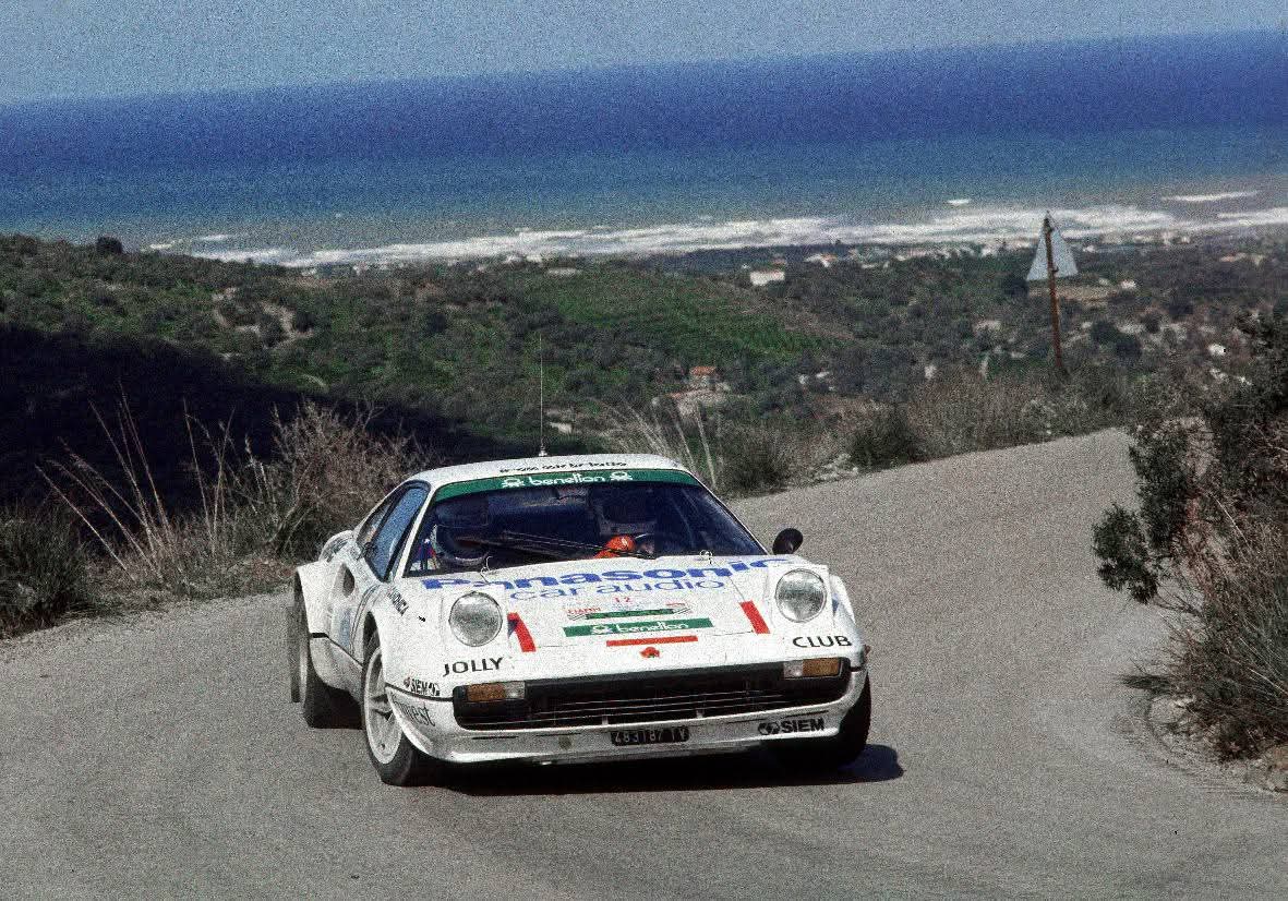 IL MUSEO DELLA TARGA FLORIO DI COLLESANO SI ARRICCHISCE DEL “SET DI GARA UFFICIALE” DI TONINO TOGNANA, CAMPIONE ITALIANO RALLY 1982.