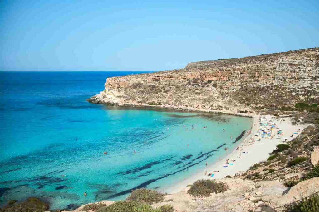 Sicilia e Sardegna sempre più richieste ma più care: come risparmiare davvero