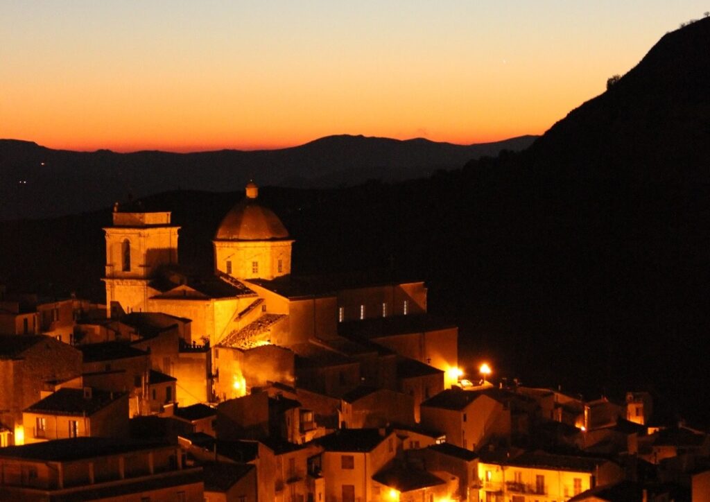 Petralia Sottana, Notti di BCsicilia: di Pietra e di Stelle, un itinerario notturno tra arte, storia e memoria
