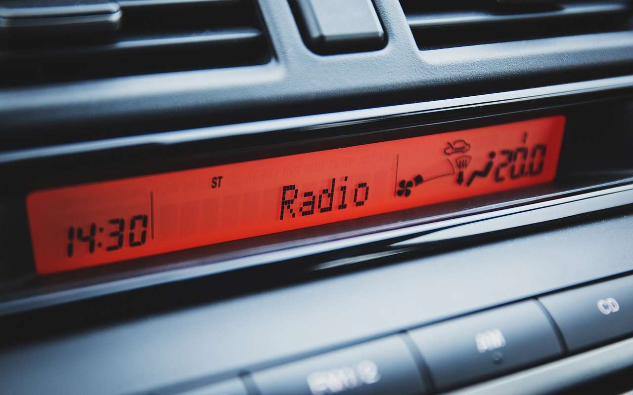 Addio alle radio in macchina