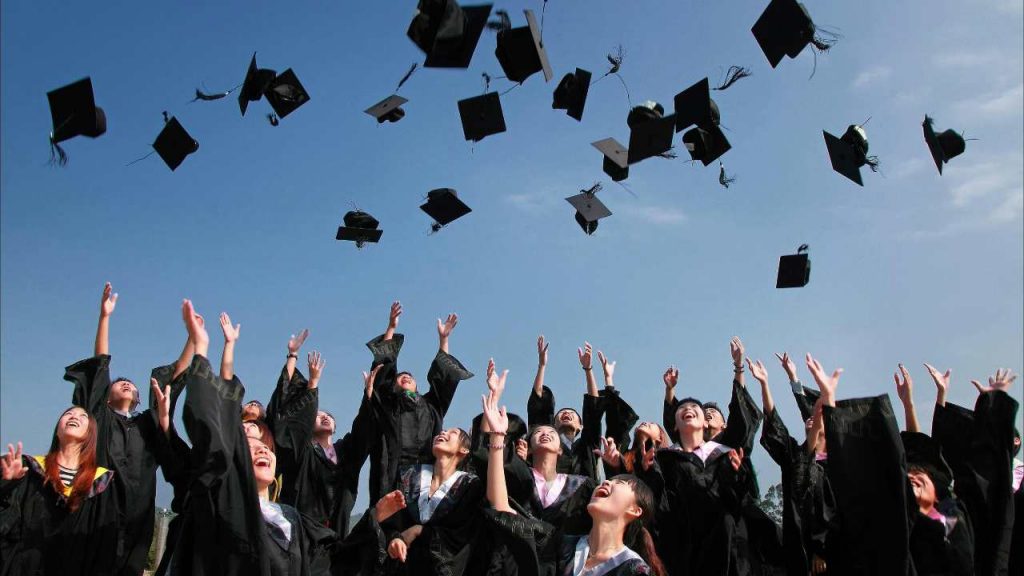 Università, qui ti pagano per studiare - madonielive.com - 20250916
