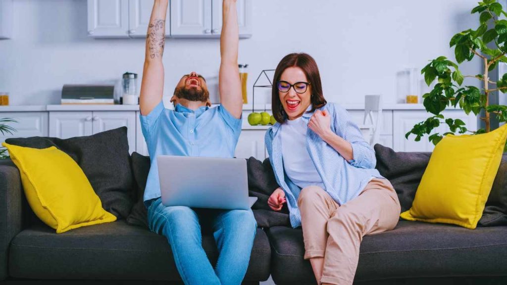Chiede numeri a un chatbot e vince: devolve tutto in donazioni