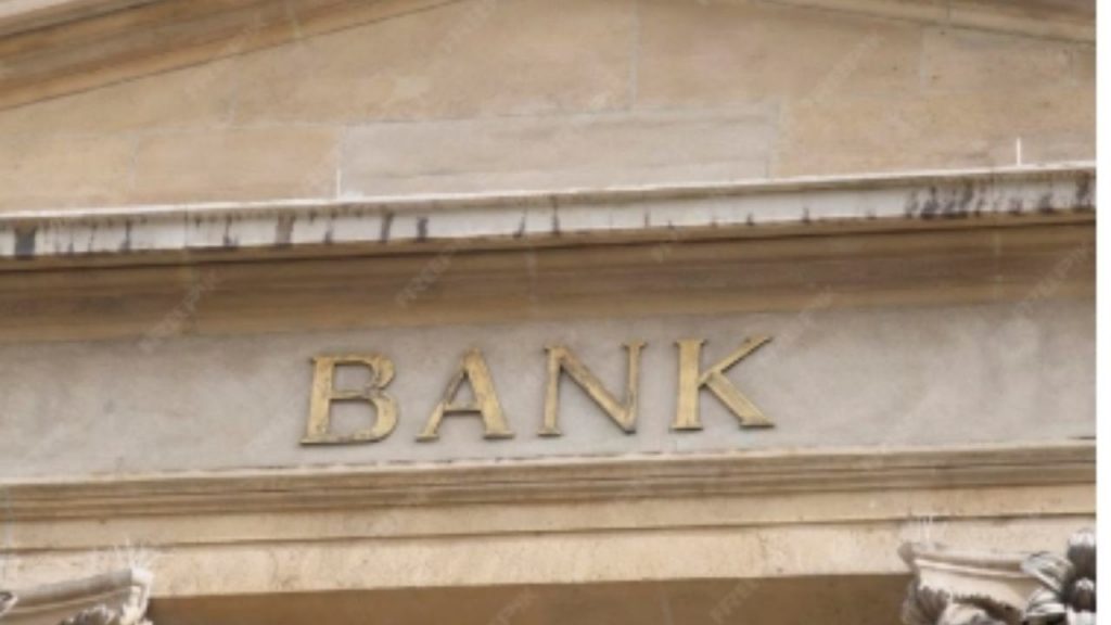 Ci servono migliaia e migliaia di dipendenti: Ultim’ora, il colosso delle banche apre le assunzioni | Stipendi da capogiro