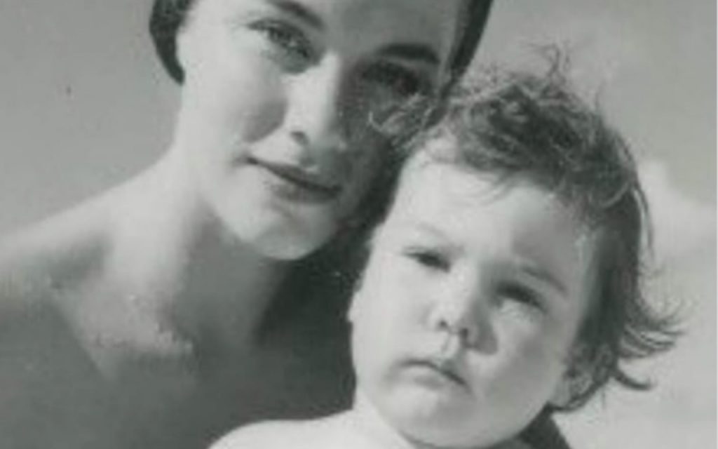 la bambina della foto è una cantante famosa