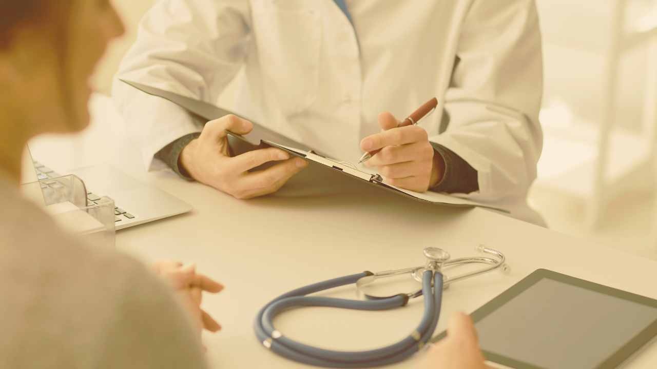 Tumori, ecco la regione italiana con più morti | La Puglia è salva nonostante l’Ilva: purtroppo al primo posto c’è proprio questa