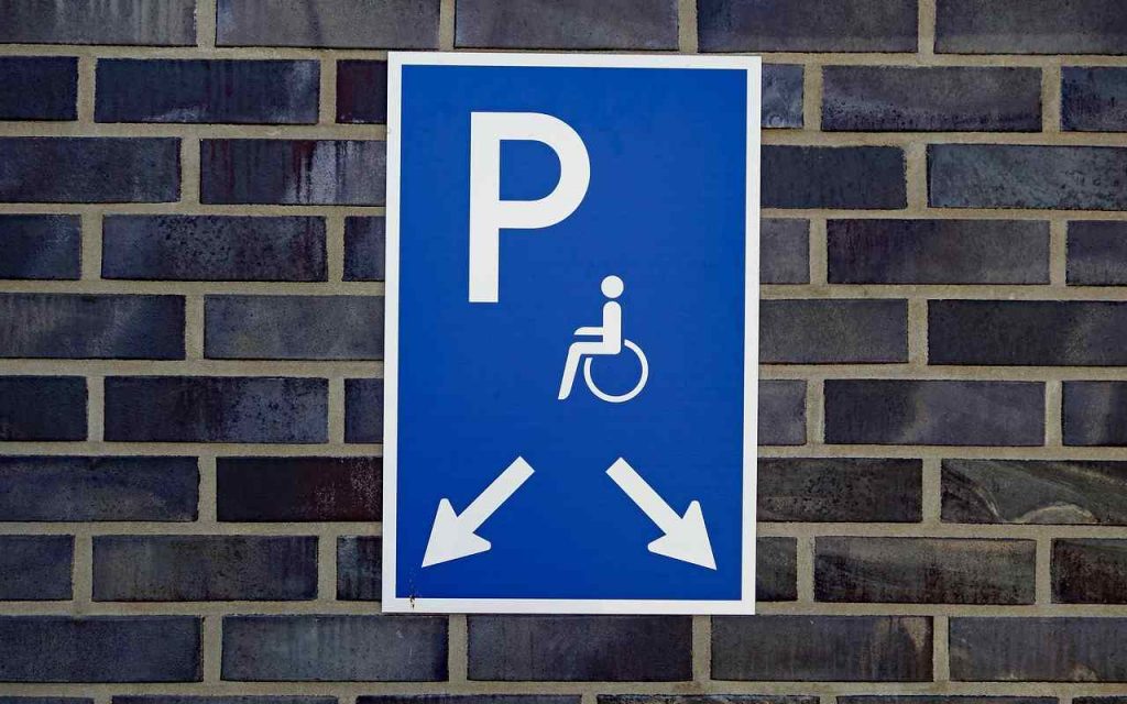 cattive notizie sui parcheggi per disabili