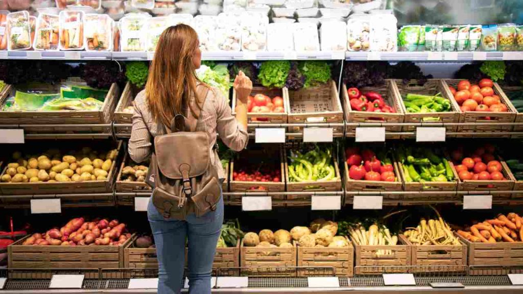“Questo prodotto è stato contaminato”: supermercati, scatta l’allarme ortaggi | Ecco quali dobbiamo evitare