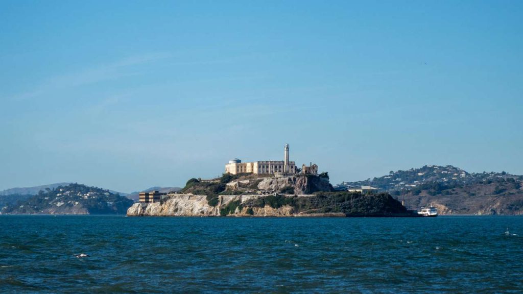 https://madonielive.com/wp-content/uploads/2025/10/Alcatraz-ecco-dove-si-trova-la-versione-italiana-del-carcere-madonielive.com-20251009.jpg
