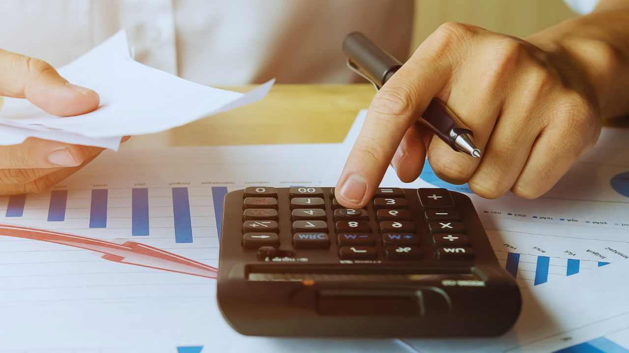 1º ottobre 2025: Bollette, da questa data cambia tutto | Tariffe rivoluzionate all’improvviso: svelate le nuove cifre