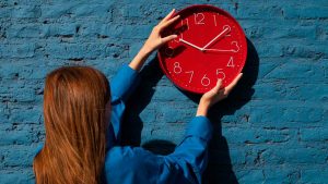 Chiesta l'abolizione dell'ora legale - madonielive.com - 20251021