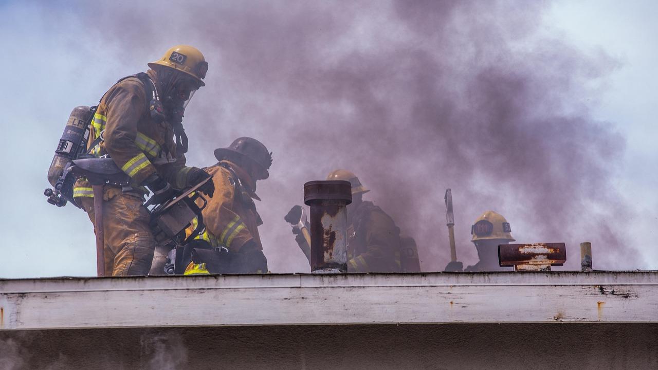 Paura al Civico di Palermo: fiamme divampate nell’impianto energetico, ma nessun ferito