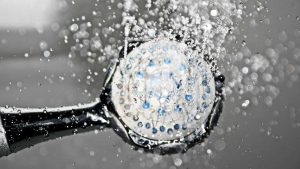 La soluzione per lavarsi senza usare la doccia o la vasca - madonielive.com - 20251023