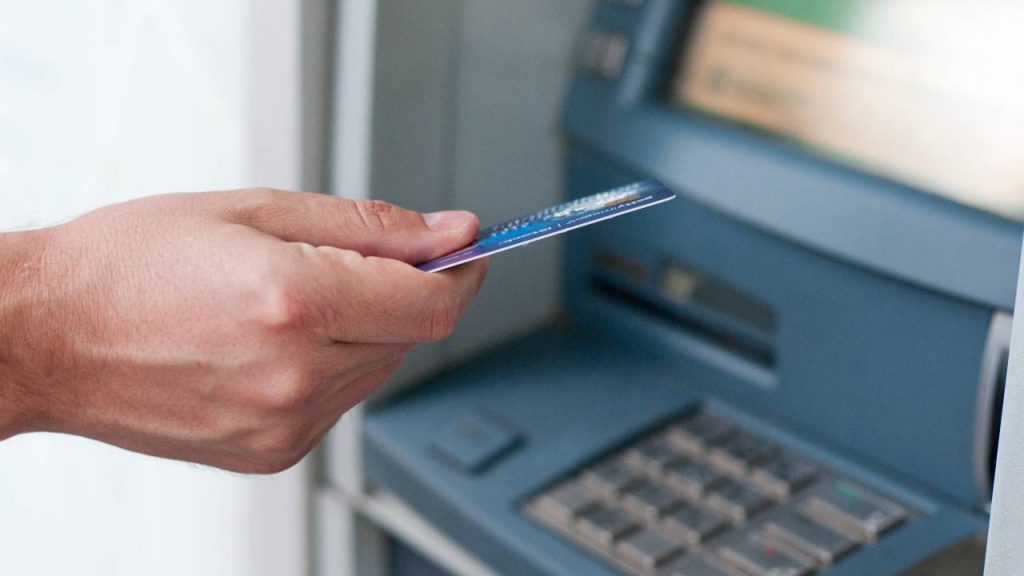 prelevare dal bancomat