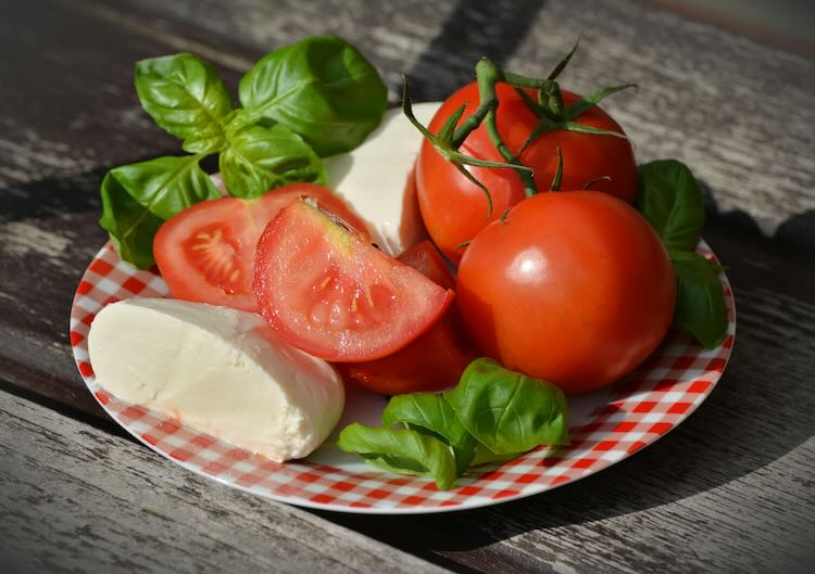 Pomodoro e mozzarella (pexels)